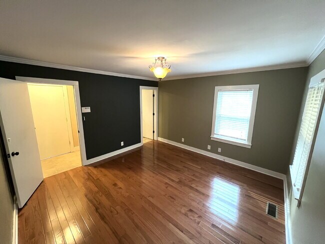 Building Photo - 680 Arms Dr