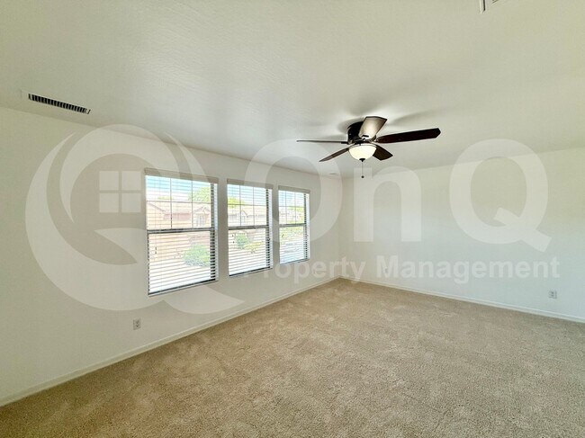Building Photo - 2213 W Marconi Ave
