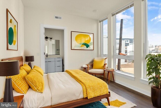 Building Photo - 2401 Frankford Ave