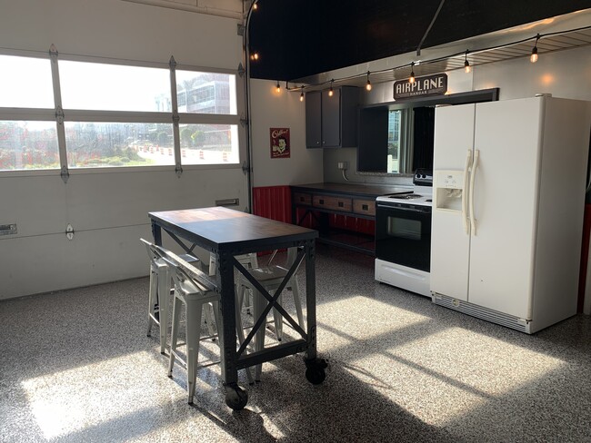 Kitchen/Dining - 401 N 4th St