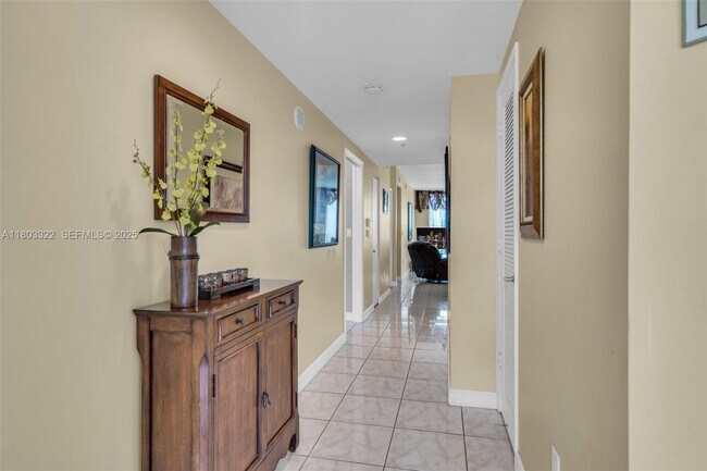 Building Photo - 18100 N Bay Rd