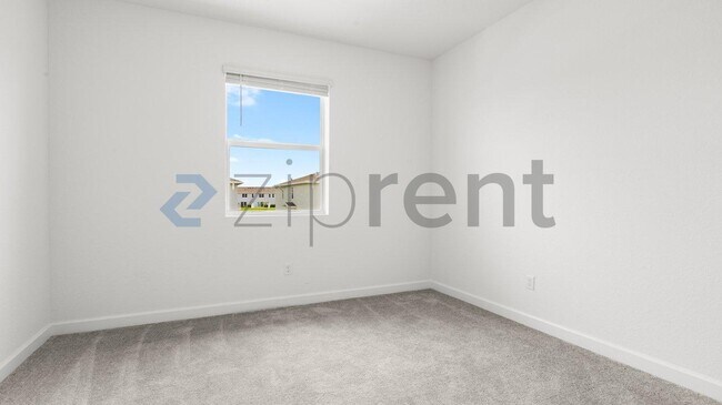 Building Photo - Unit