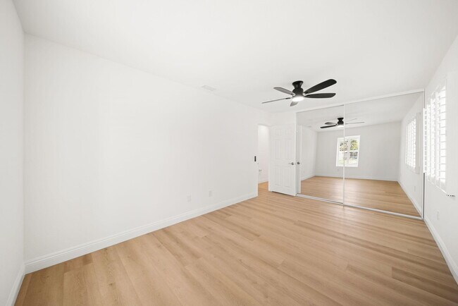 Building Photo - 37762 Drexell Dr