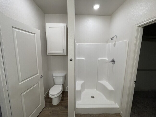 Building Photo - Luxurious Townhome Located In Abbey Glen - Cooper ISD