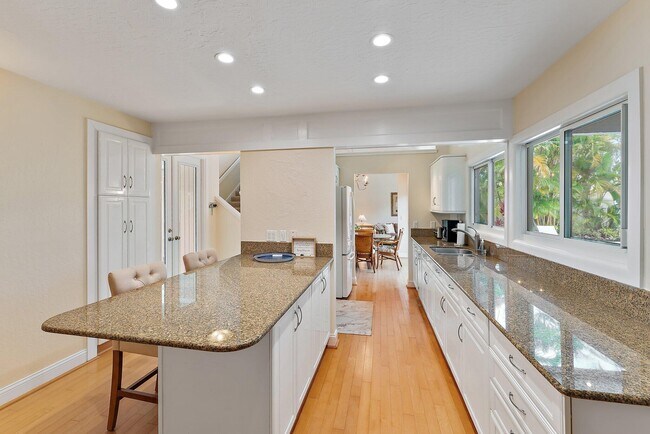 Building Photo - 107 Mako Ln