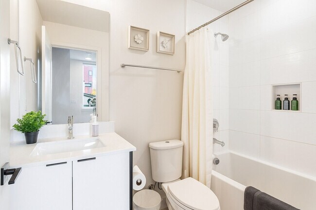 Building Photo - 2319 Franklin Ave E