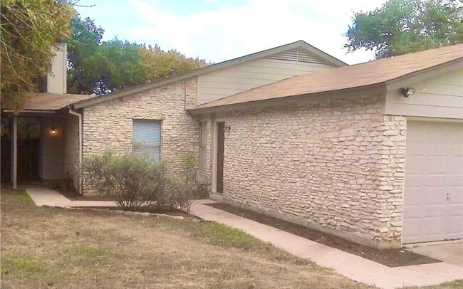 Building Photo - 9901 Hundred Oaks Cir