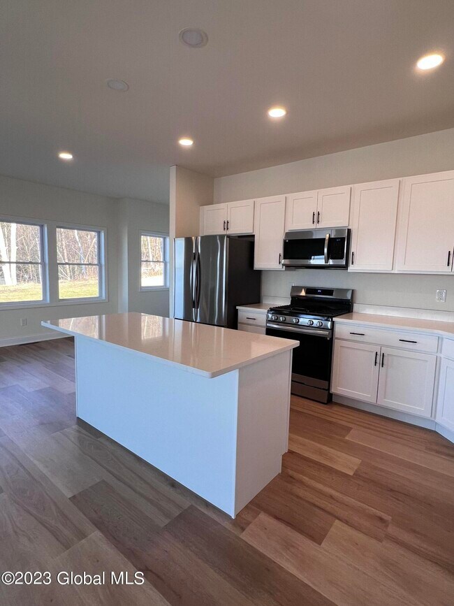 Building Photo - 544 NY-9P