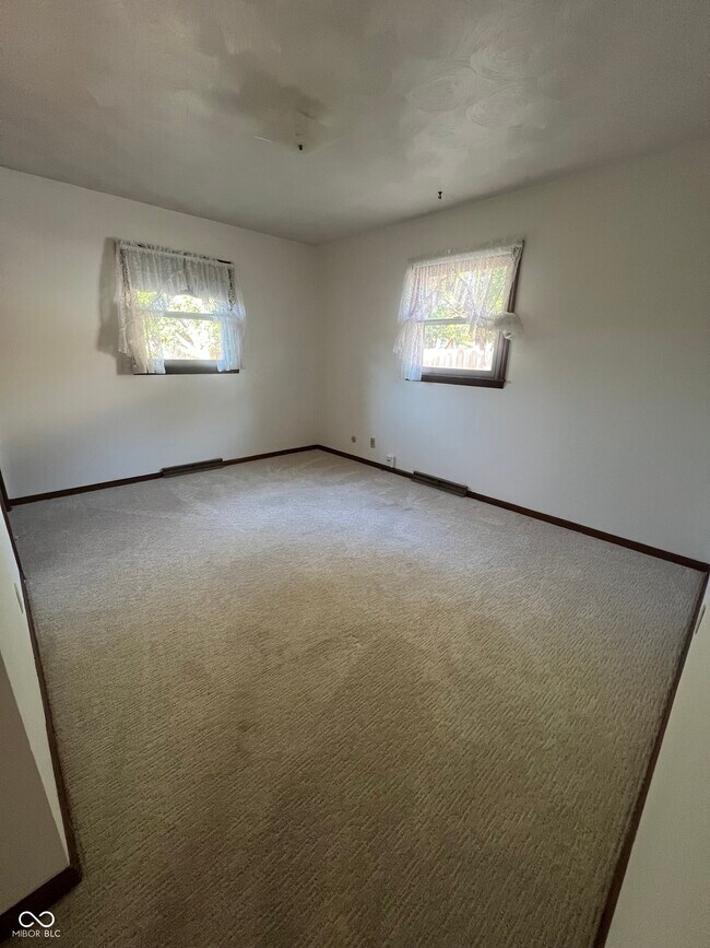 Building Photo - 616 Lawndale Dr