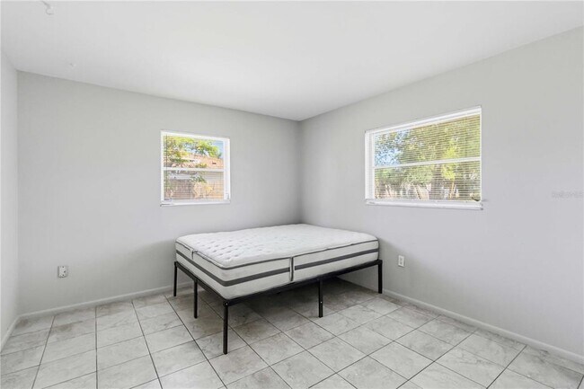 Building Photo - 308 Lantana Ave