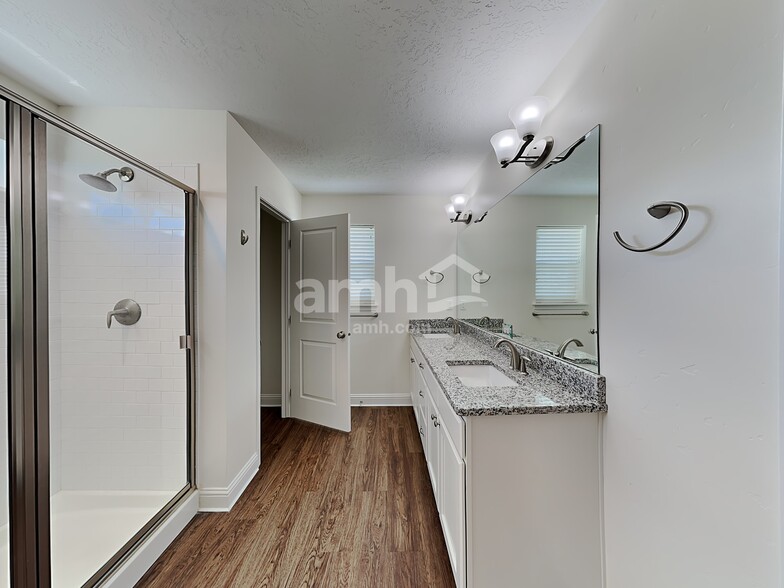 Building Photo - 57 S Lancaster Dr