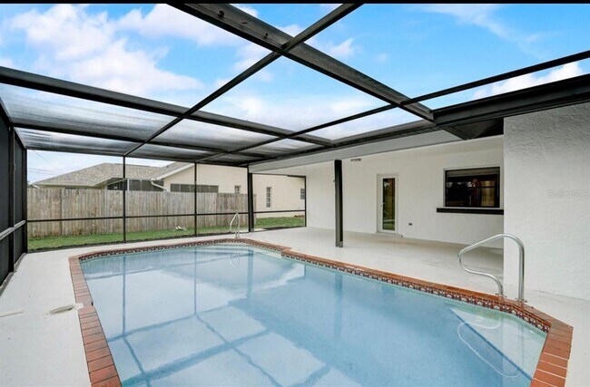 Building Photo - 2214 SE 13th St