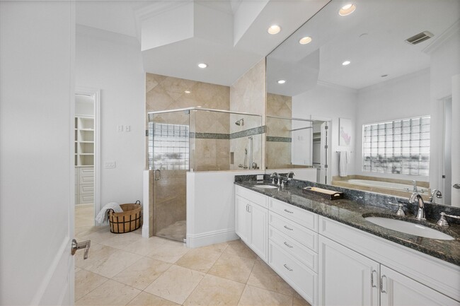 Building Photo - 12200 Sunnydale Dr
