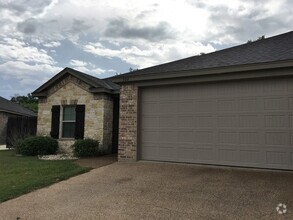 Building Photo - STONERIDGE 502 - 504