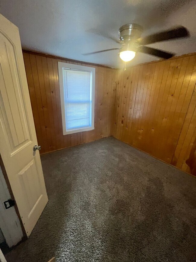 Building Photo - 3 Bed/1 Bath House