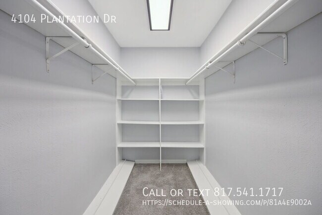 Building Photo - 4104 Plantation Dr