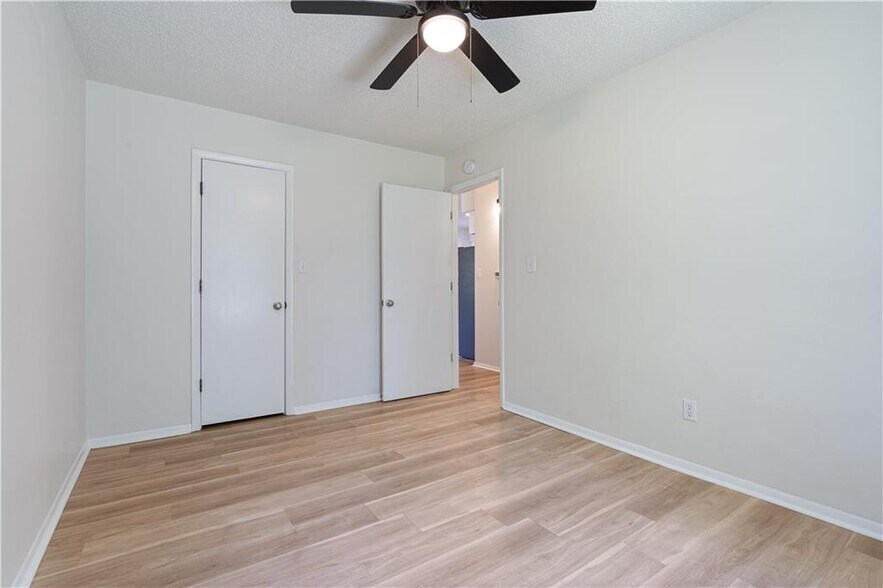 Building Photo - 3023 N Old Missouri Rd