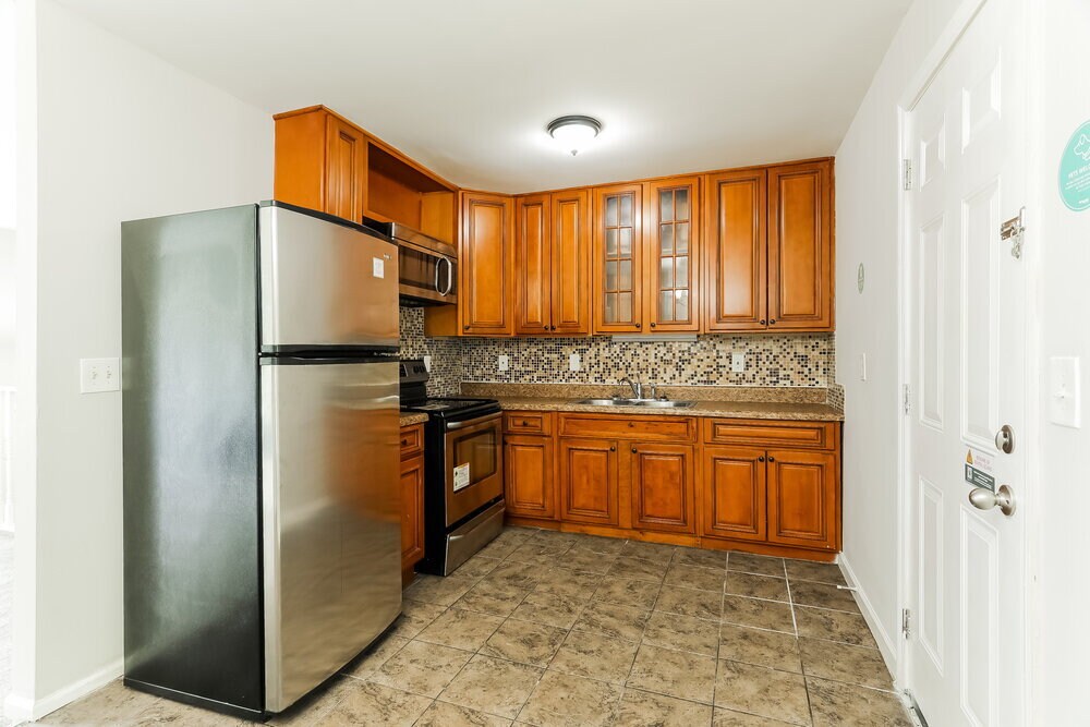 Building Photo - 232 Glenvalley Ln NW