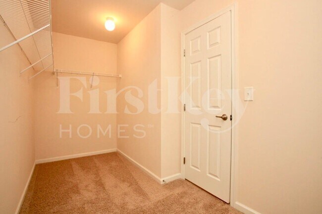 Building Photo - 3009 Fallondale Rd