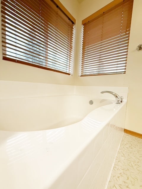 Building Photo - 736 Glenmore Loop