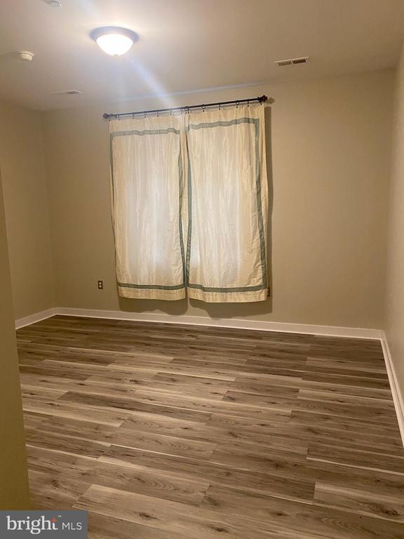 Building Photo - 4742 Pine St