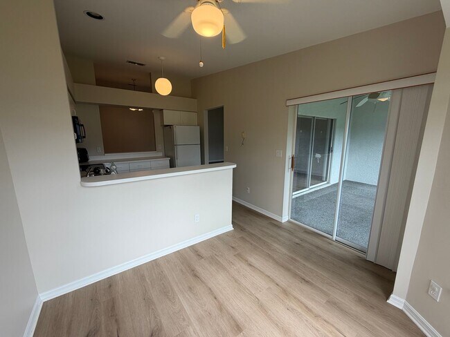 Building Photo - ANNUAL RENTAL - 2 BED / 2 BATH AT REGENT PARK