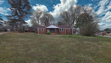 Building Photo - 4411 NW Kenwood Dr