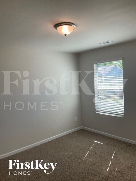 Building Photo - 7623 Wallace Farm Ln