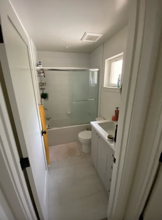 secondary bath - 605 W Anapamu St