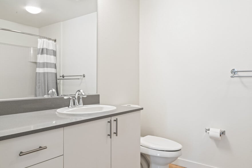 Building Photo - 330 3rd Ave W