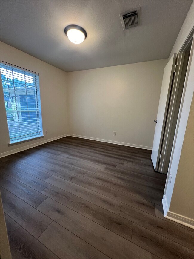 Building Photo - 12818 Westella Dr