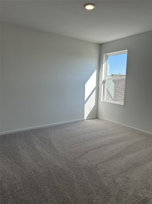 Building Photo - 1642 Gardenia Grv Ln