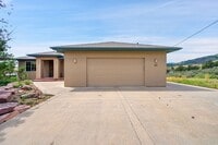 Building Photo - 4 bedroom, 3 bath with separate ADU