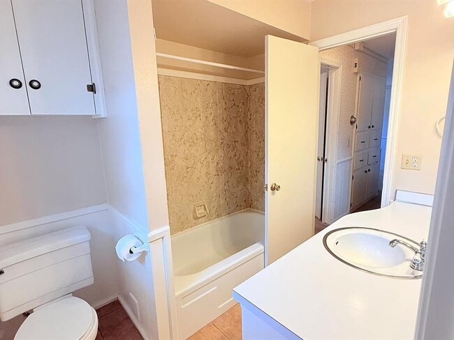 Building Photo - 7708 S Miller Blvd