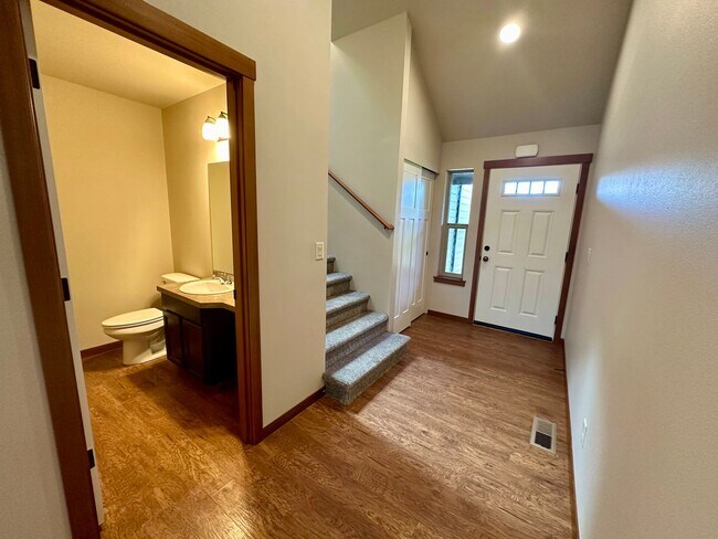 Building Photo - 5831 Pioneer Ridge Pl
