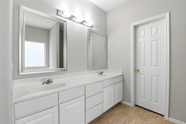 Building Photo - 1107 Northgate Springs Dr