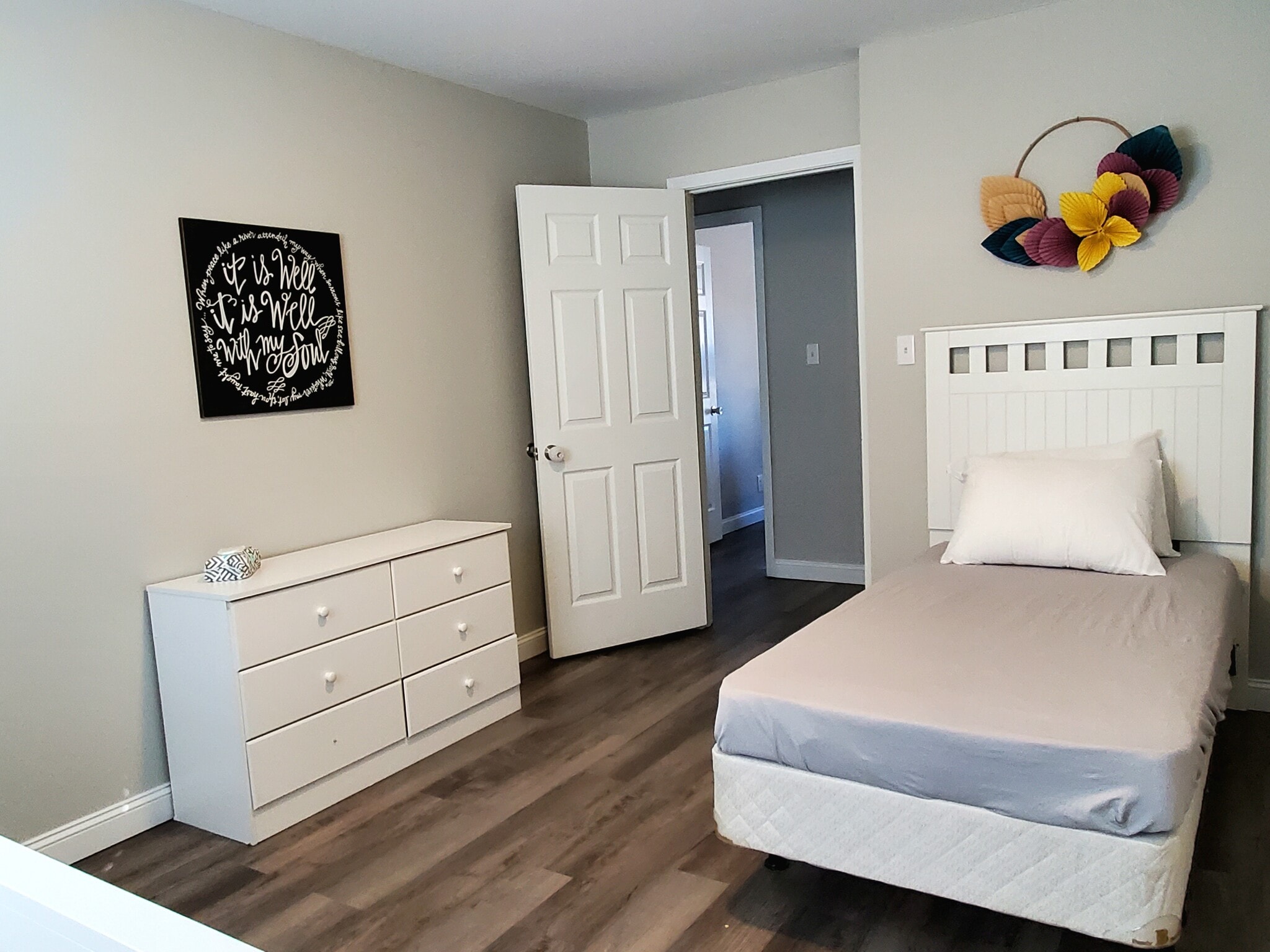 Bedroom three with twin bed and crib. - 1050 Shadow Ridge Ave