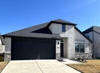 Building Photo - 4913 Pebblewood Dr