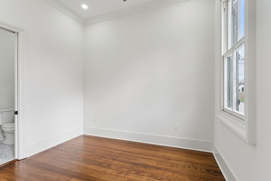 Building Photo - 2727 Marais St