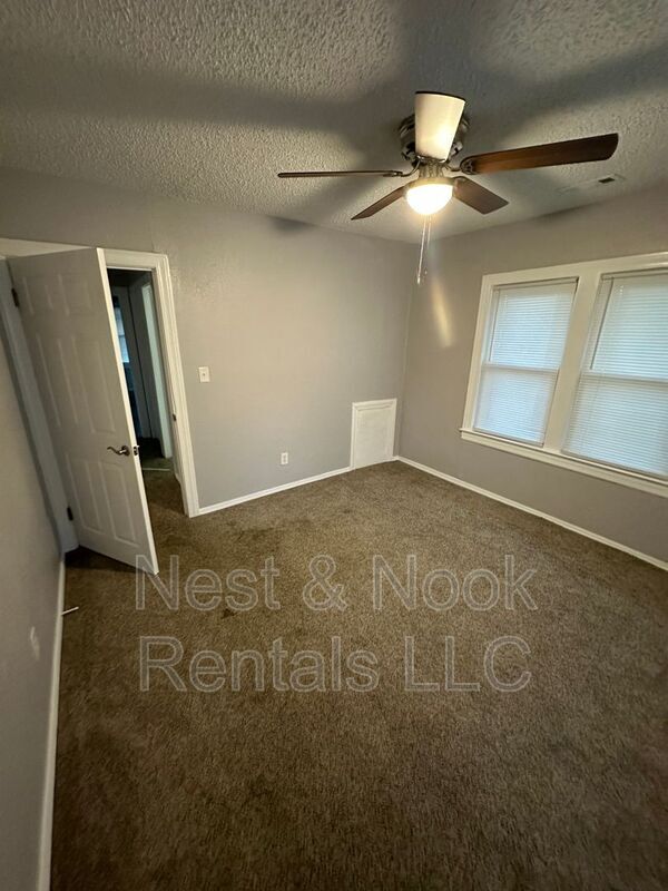 Building Photo - 412 S Urbana Ave