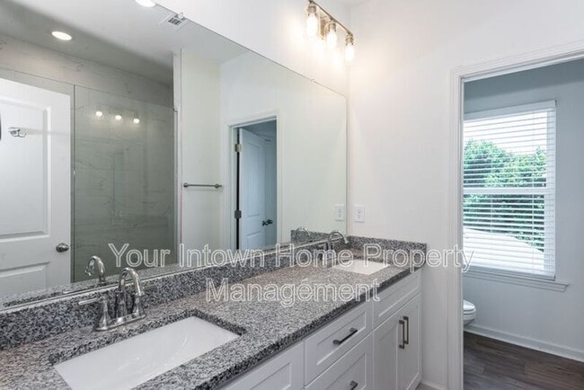 Building Photo - 2800 Mango Cir NW