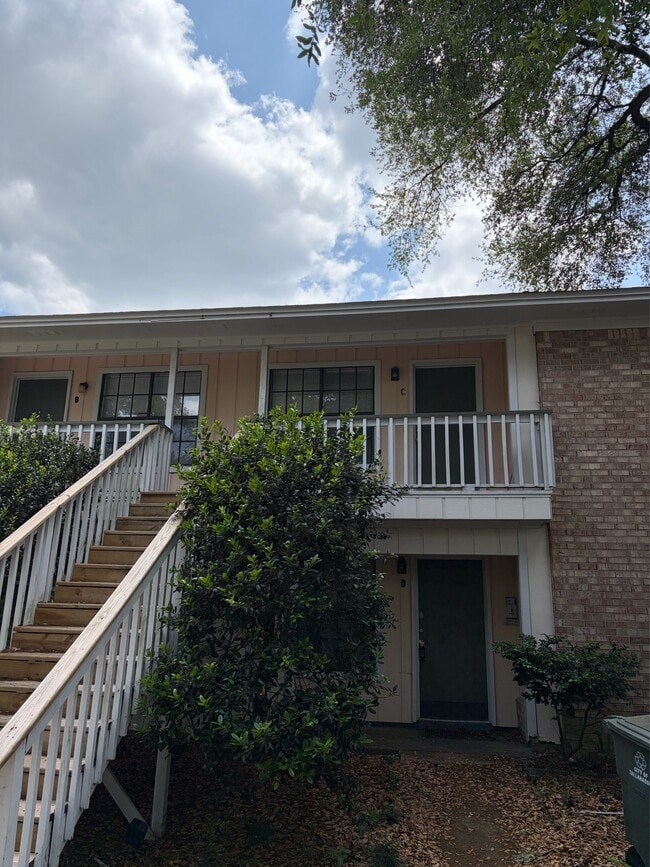 Building Photo - 220 Atkinson Dr