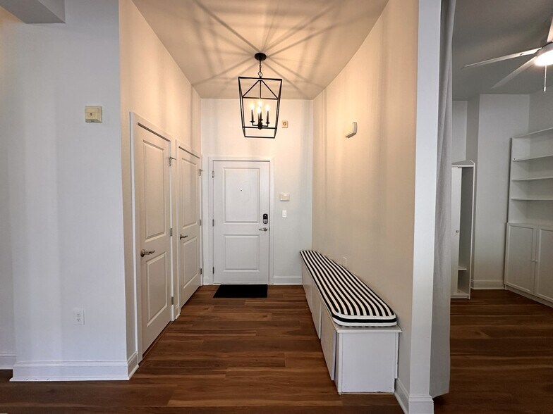 Building Photo - 55 Mallory Ave