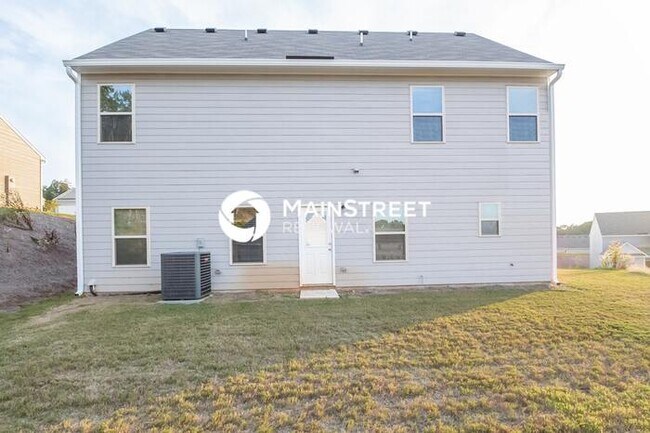 Building Photo - 4 Bedroom Pet-Friendly Home in Cartersville, GA with Main Street Renewal