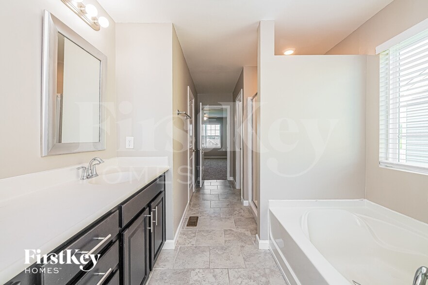 Building Photo - 637 Starry Sky Dr