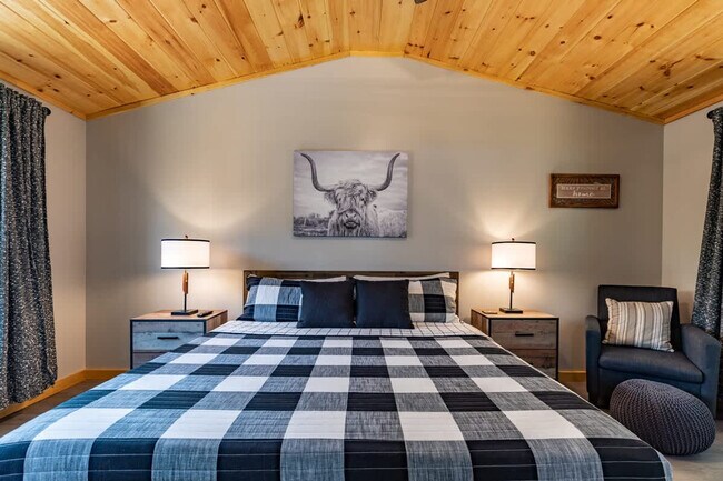 Building Photo - 43 Medina Ct