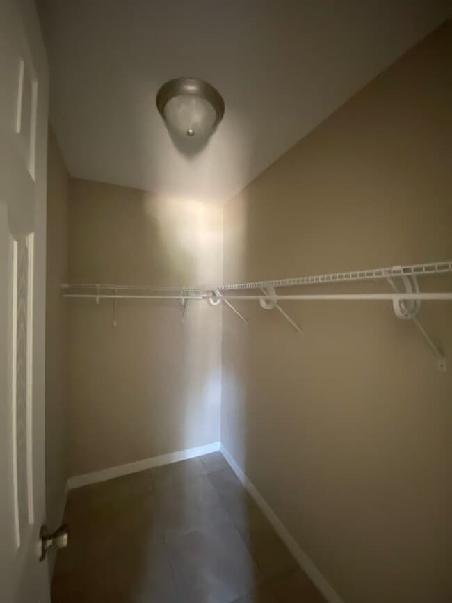 Building Photo - Desirable SE Ocala Neighborhood 3/2/2 **Won't Last**