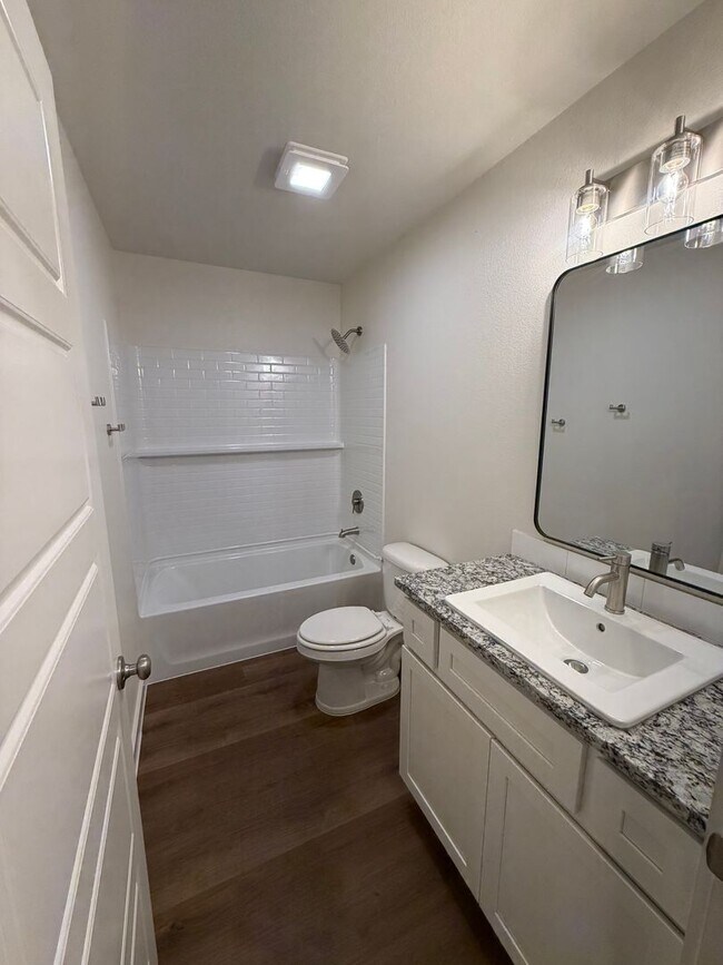 Building Photo - Harvest Neighborhood Beauty