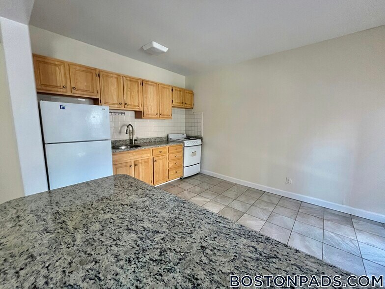 Building Photo - 1135 Commonwealth Ave