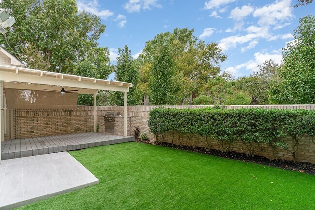 Building Photo - 17732 Windflower Way